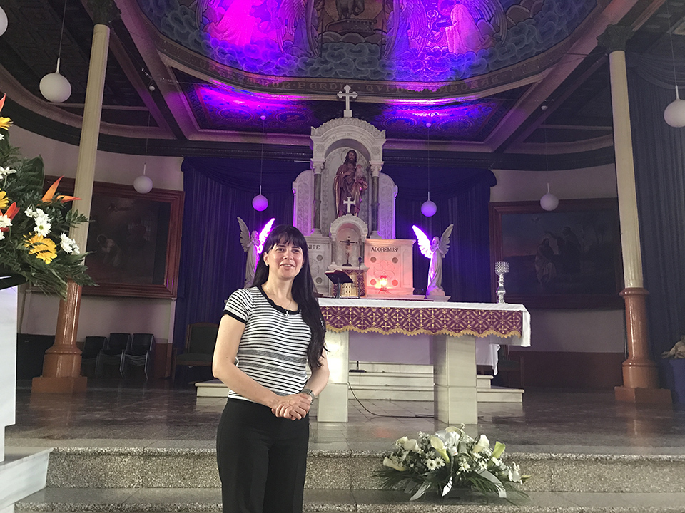 Canto en actividades religiosas Ministerio de Silvia Rodriguez
